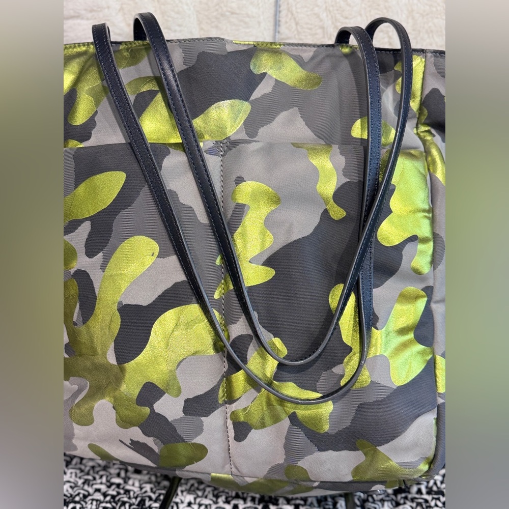 Mz Wallace Bowery Quatro Large Tote Chartreuse Green Gray Citrus Citron Bag - Picture 5 of 15